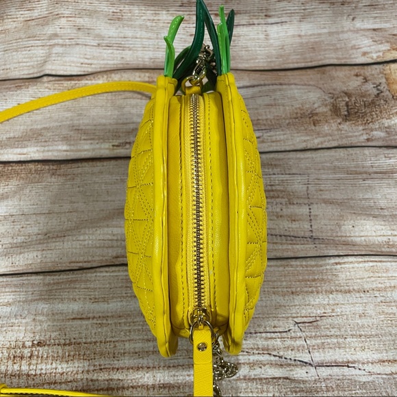 Kate Spade RARE “Wing It” Pineapple Quilted Crossbody - Picture 7 of 15